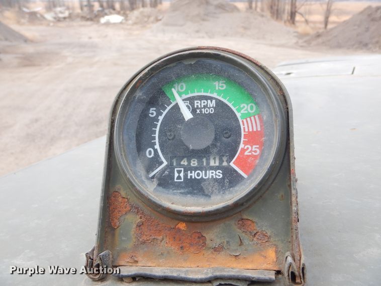 image for item MX9919 1984 John Deere 670A  motor grader