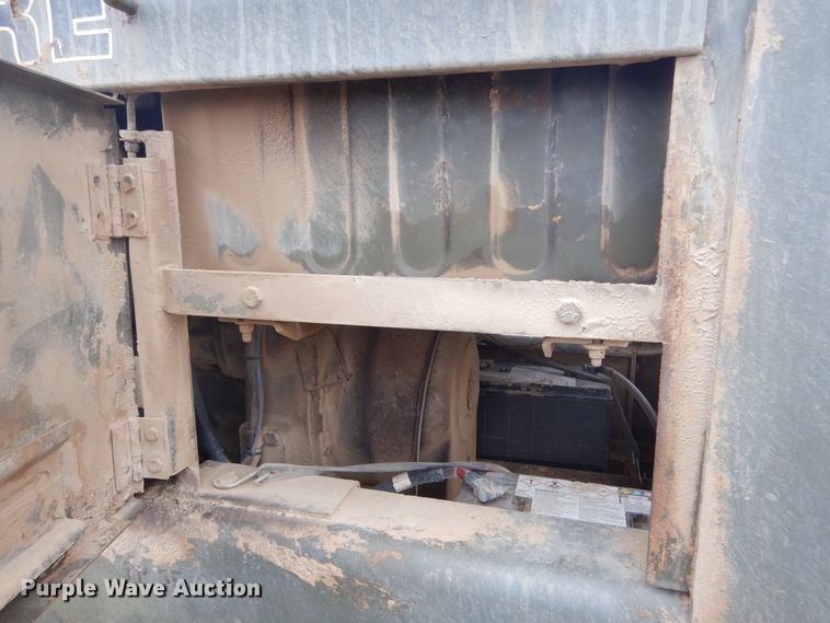 image for item MX9919 1984 John Deere 670A  motor grader