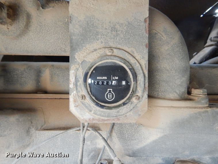 image for item MX9919 1984 John Deere 670A  motor grader