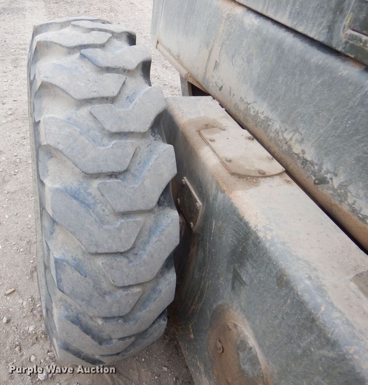 image for item MX9919 1984 John Deere 670A  motor grader