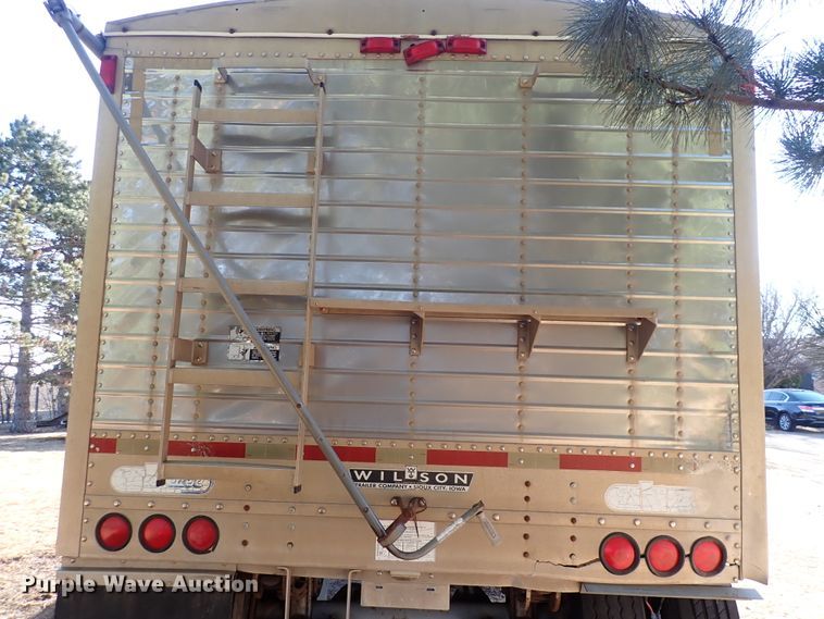 image for item DC4024 1998 Wilson DWH-400  grain trailer