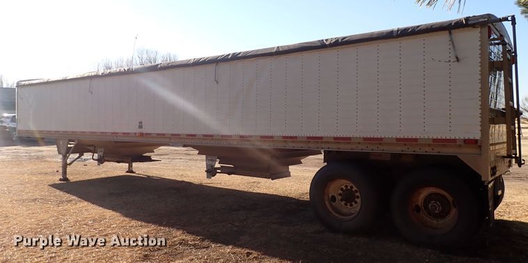image for item DC4024 1998 Wilson DWH-400  grain trailer