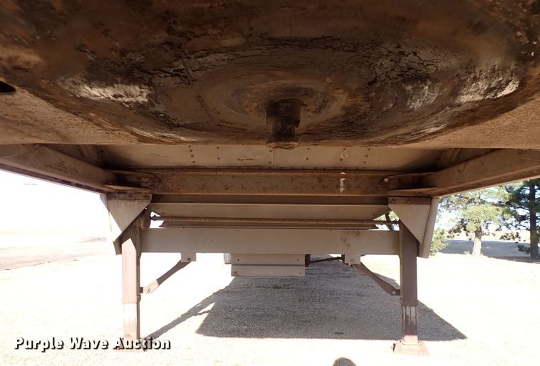 image for item DC4024 1998 Wilson DWH-400  grain trailer