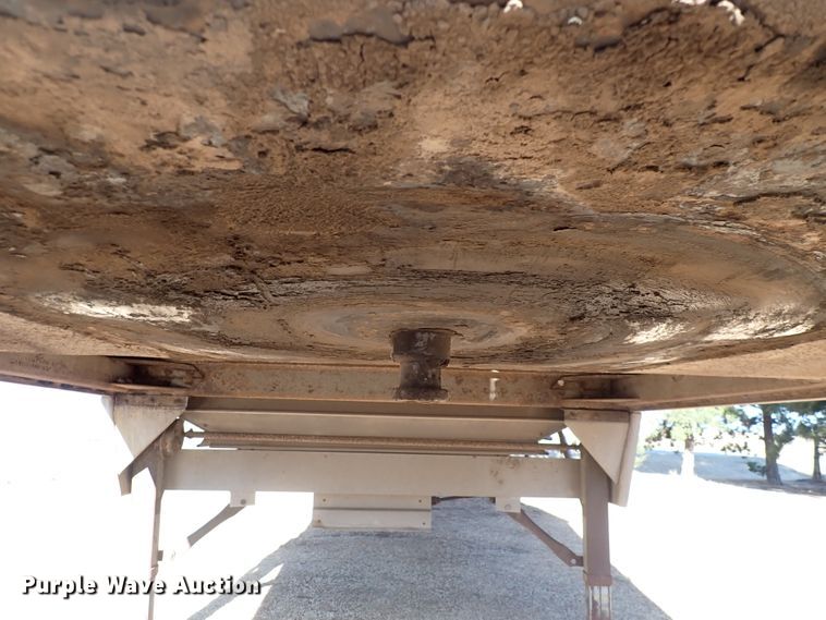 image for item DC4024 1998 Wilson DWH-400  grain trailer