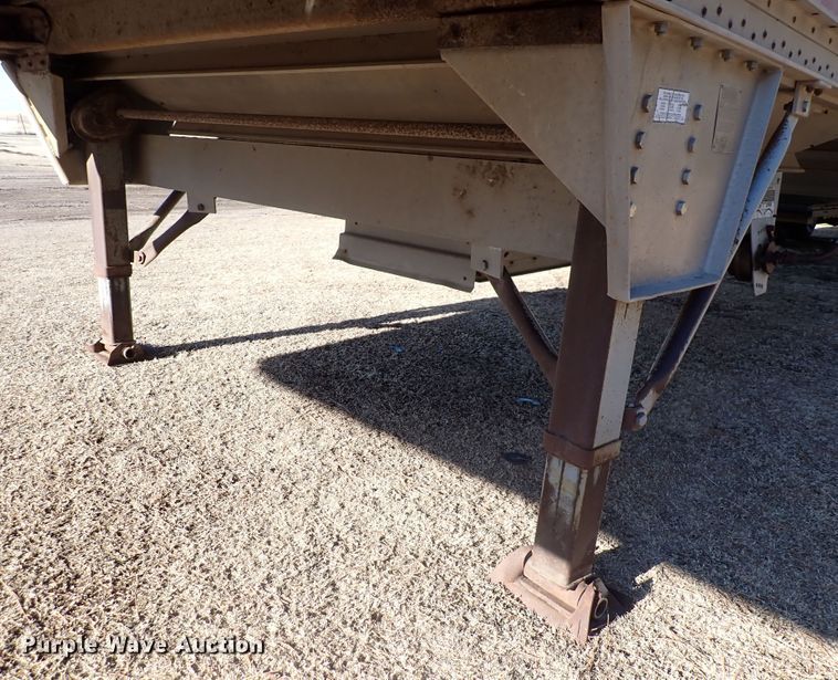 image for item DC4024 1998 Wilson DWH-400  grain trailer
