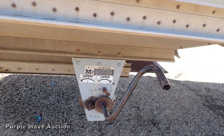 image for item DC4024 1998 Wilson DWH-400  grain trailer