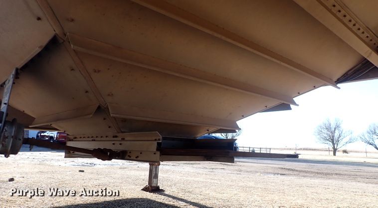 image for item DC4024 1998 Wilson DWH-400  grain trailer