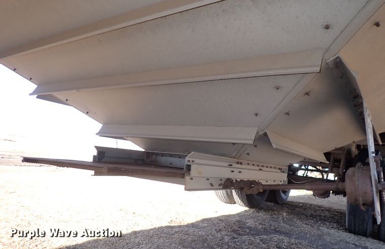 image for item DC4024 1998 Wilson DWH-400  grain trailer