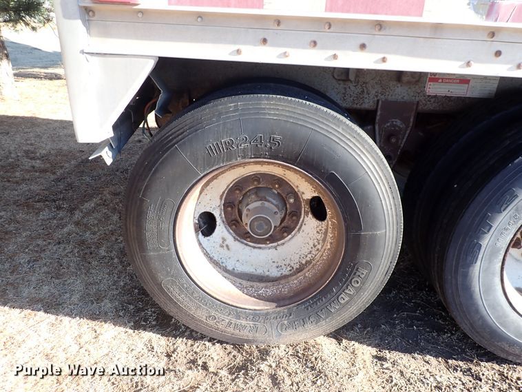 image for item DC4024 1998 Wilson DWH-400  grain trailer