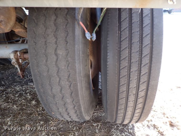 image for item DC4024 1998 Wilson DWH-400  grain trailer