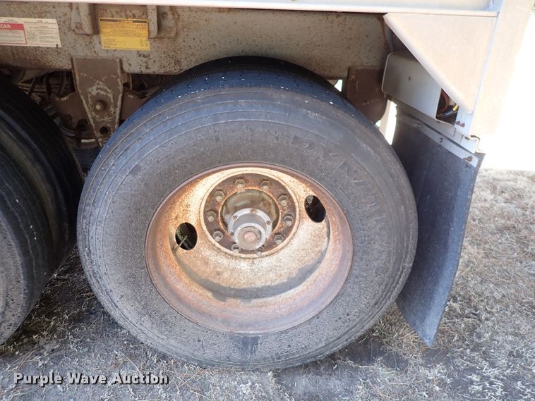 image for item DC4024 1998 Wilson DWH-400  grain trailer