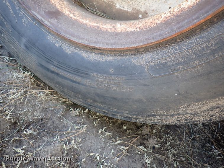 image for item DC4024 1998 Wilson DWH-400  grain trailer