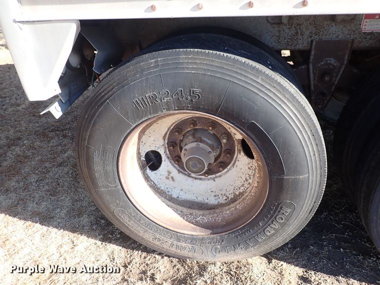 image for item DC4024 1998 Wilson DWH-400  grain trailer