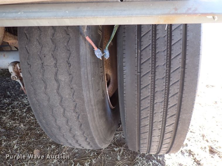 image for item DC4024 1998 Wilson DWH-400  grain trailer