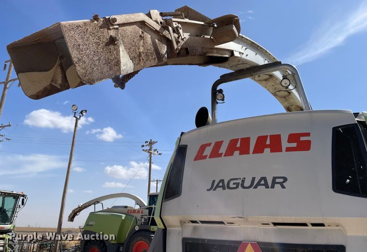 image for item DJ5023 2016 Claas Jaguar 970  forage harvester