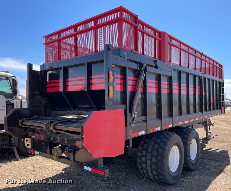 image for item DJ5049 2018 Fehr  manure spreader