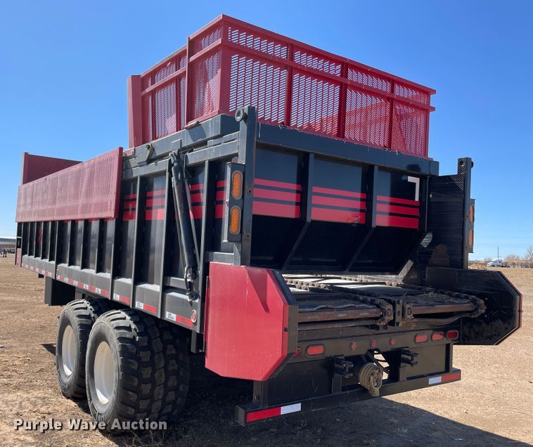 image for item DJ5049 2018 Fehr  manure spreader