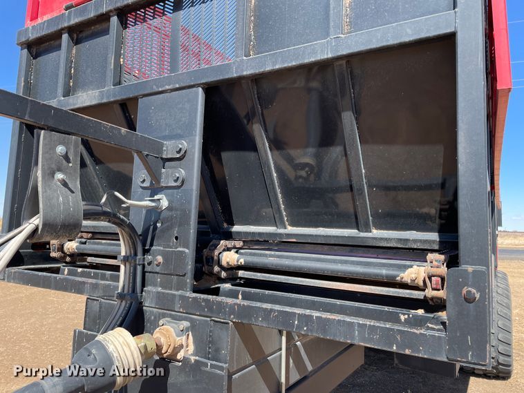 image for item DJ5049 2018 Fehr  manure spreader