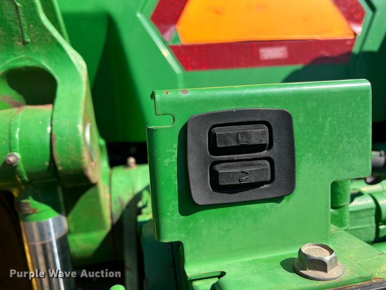 image for item DJ5062 2005 John Deere 8120  MFWD tractor