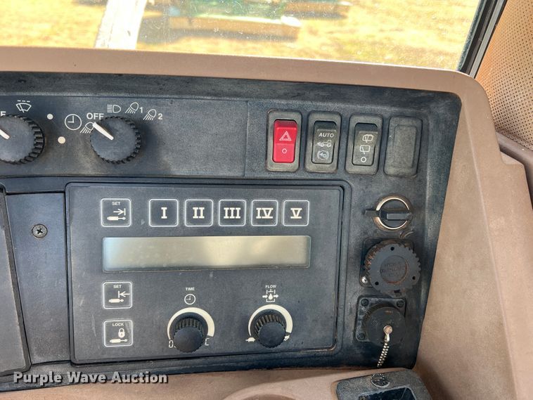 image for item DJ5062 2005 John Deere 8120  MFWD tractor