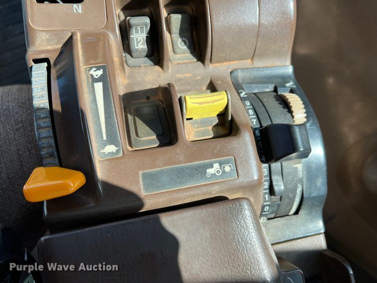 image for item DJ5062 2005 John Deere 8120  MFWD tractor