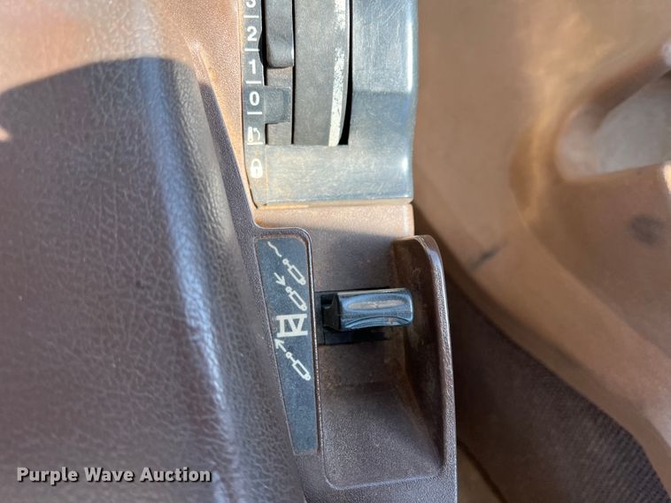 image for item DJ5062 2005 John Deere 8120  MFWD tractor