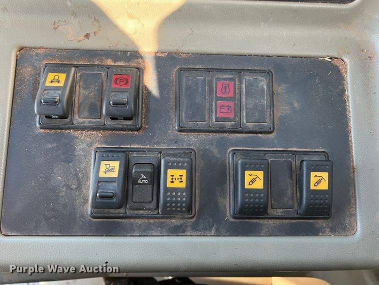 image for item DJ5064 2008 Krone Big M 400  windrower