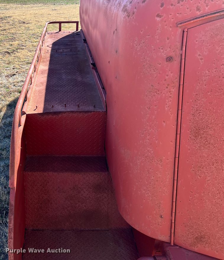 image for item DJ5066 Tank bed