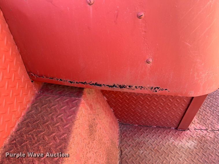 image for item DJ5066 Tank bed