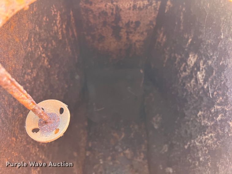 image for item DJ5066 Tank bed