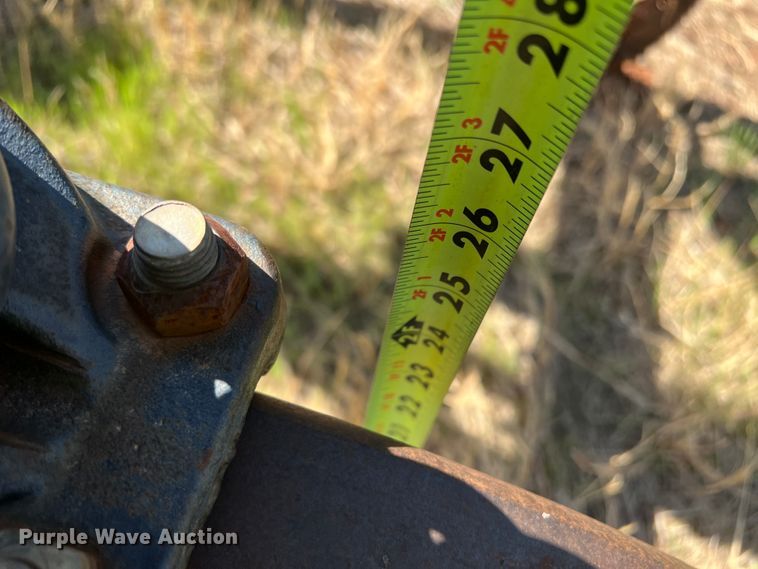 image for item DJ5067 2001 John Deere 2400  chisel