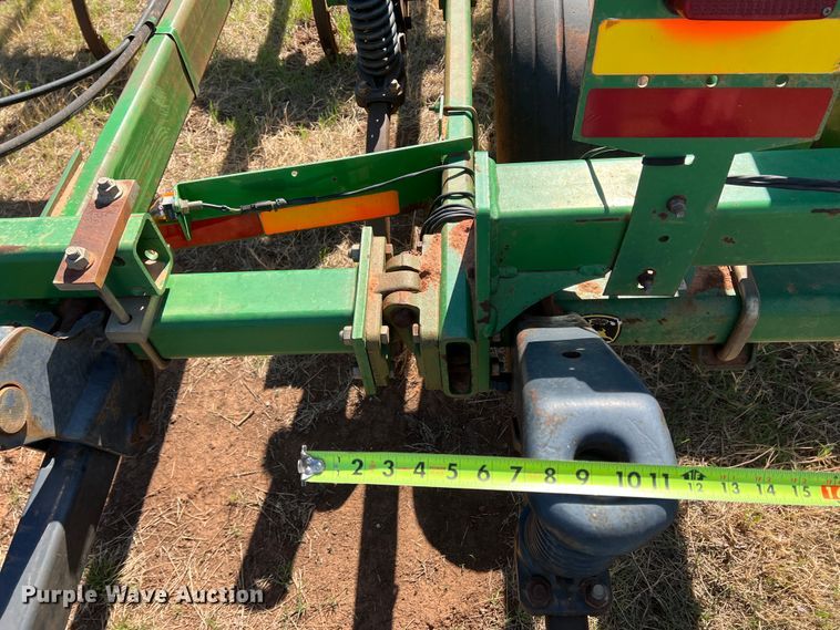 image for item DJ5067 2001 John Deere 2400  chisel