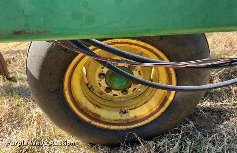 image for item DJ5067 2001 John Deere 2400  chisel