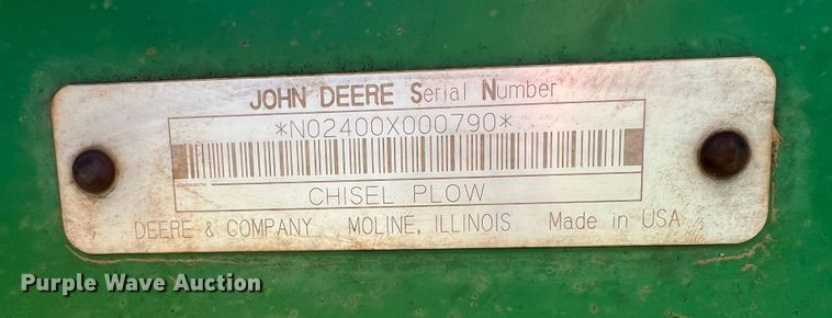 image for item DJ5067 2001 John Deere 2400  chisel