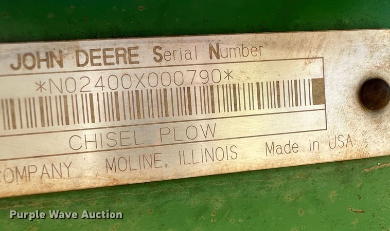 image for item DJ5067 2001 John Deere 2400  chisel