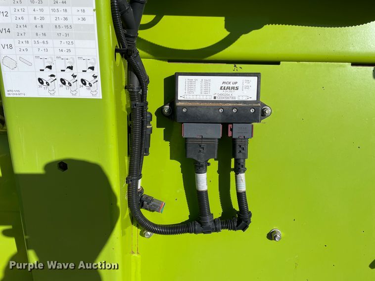 image for item DJ5072 2016 Claas 380  pickup head