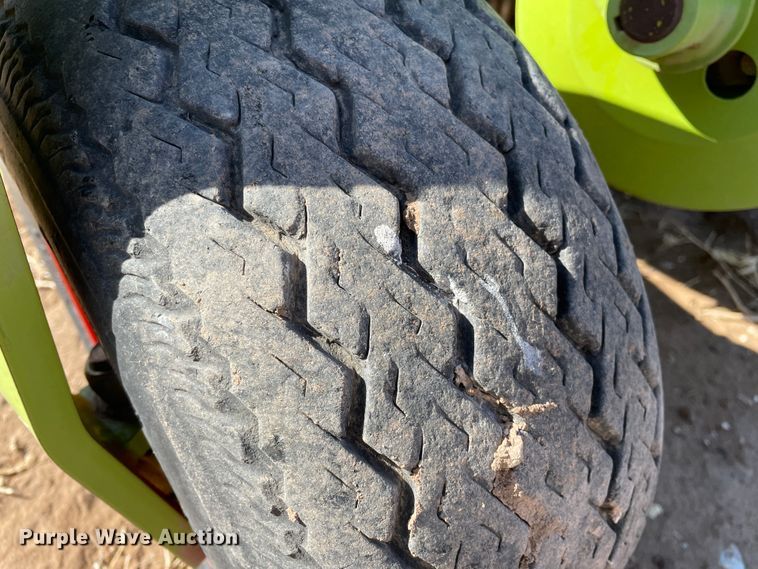 image for item DJ5072 2016 Claas 380  pickup head