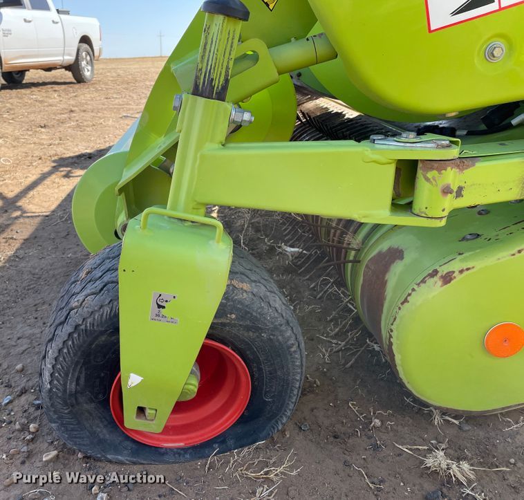 image for item DJ5072 2016 Claas 380  pickup head