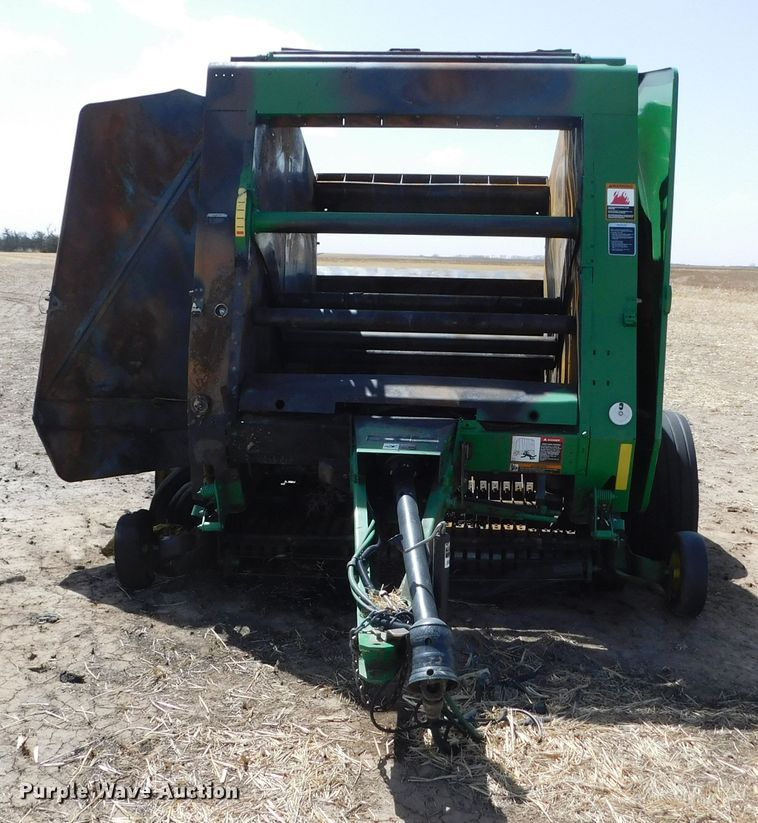image for item DJ7641 2008 John Deere 568  round baler