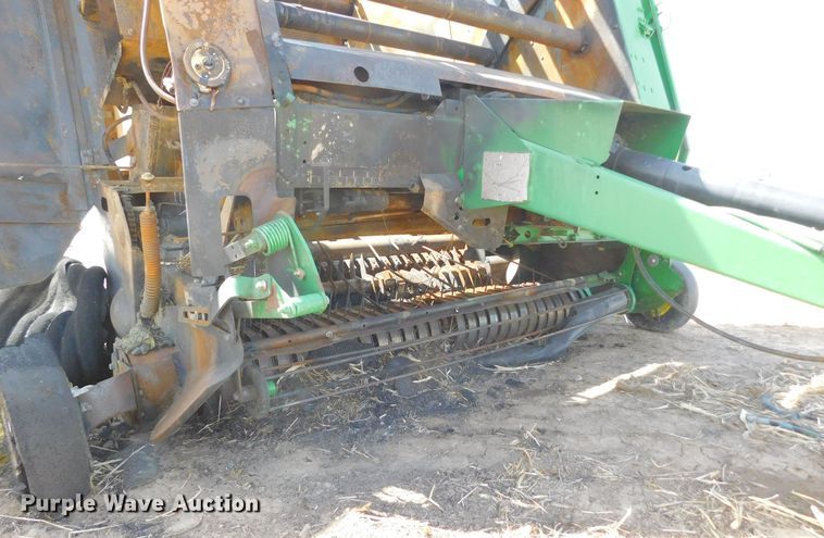 image for item DJ7641 2008 John Deere 568  round baler