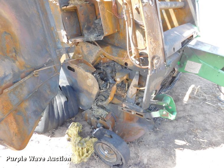 image for item DJ7641 2008 John Deere 568  round baler