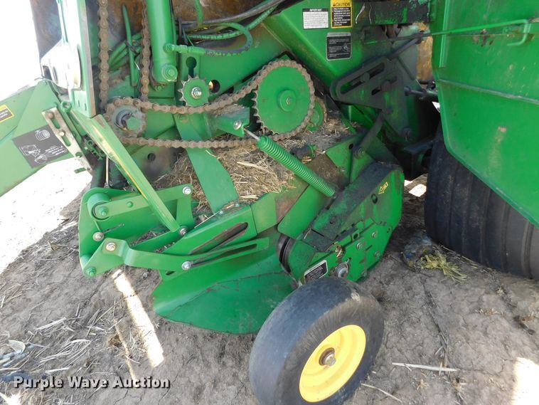 image for item DJ7641 2008 John Deere 568  round baler