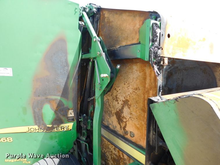 image for item DJ7641 2008 John Deere 568  round baler