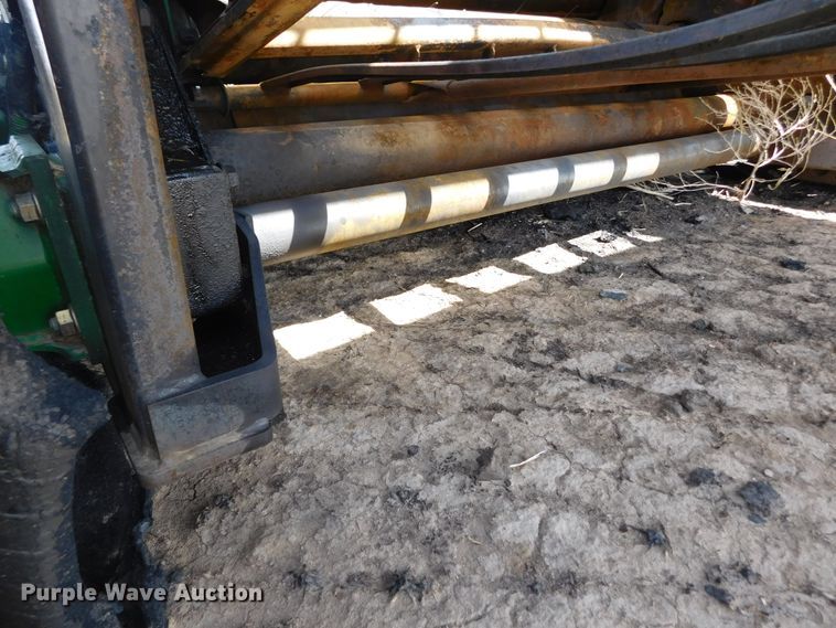 image for item DJ7641 2008 John Deere 568  round baler