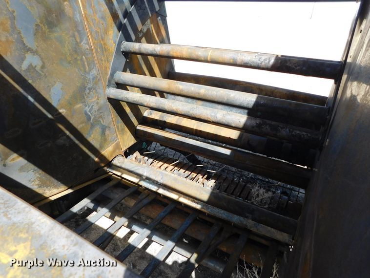 image for item DJ7641 2008 John Deere 568  round baler