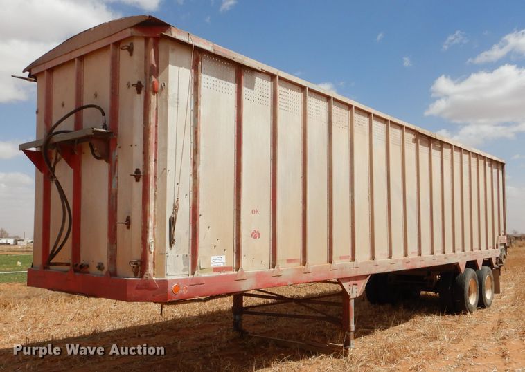 image for item DJ8938 1975 Bocats  silage trailer