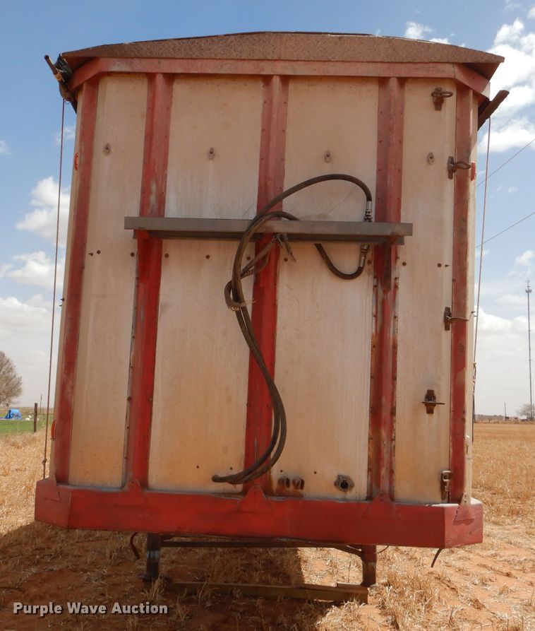 image for item DJ8938 1975 Bocats  silage trailer