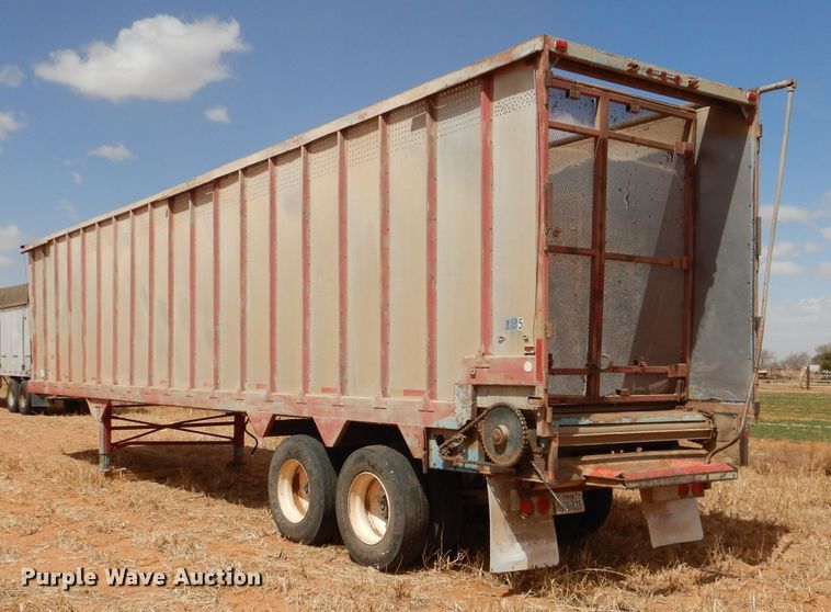 image for item DJ8938 1975 Bocats  silage trailer
