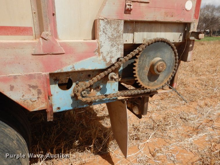 image for item DJ8938 1975 Bocats  silage trailer