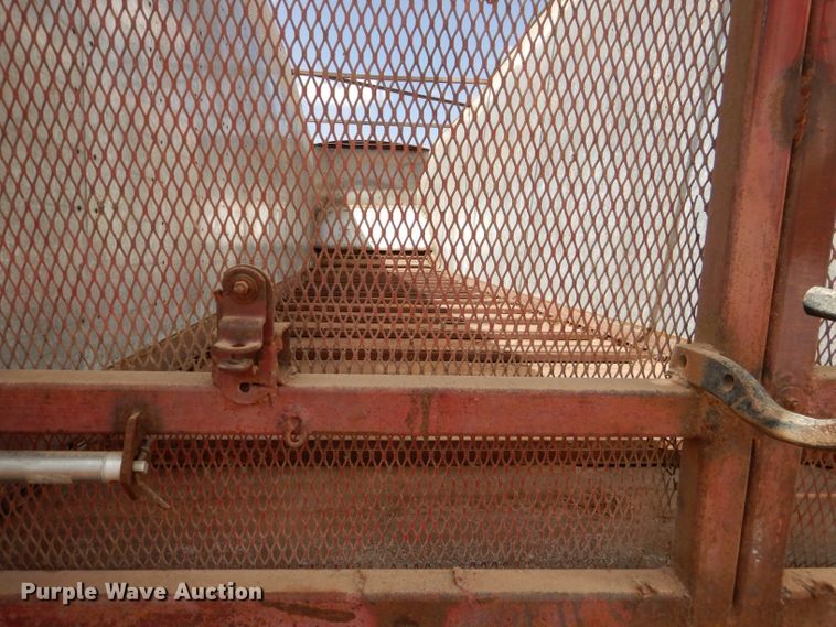 image for item DJ8938 1975 Bocats  silage trailer